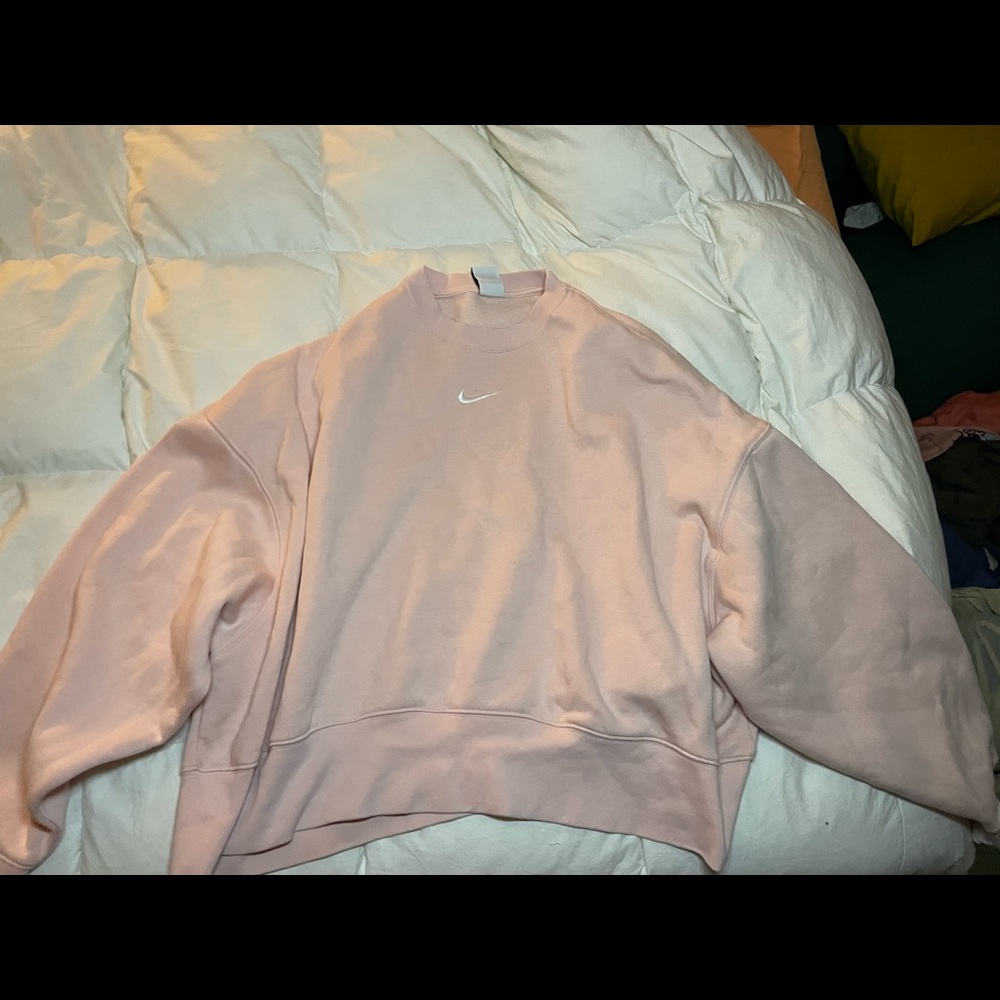 Oversized cropped sweatshirt